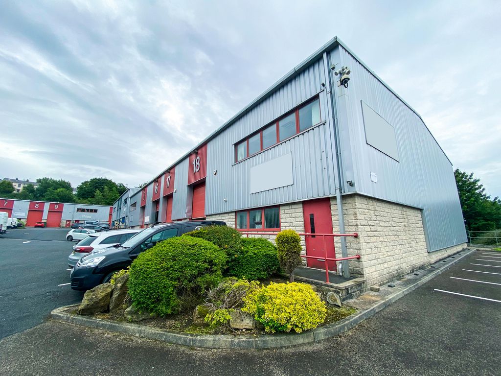 Property photo 2 of 8 Three Point - Image 2.Jpg