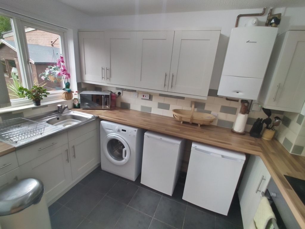 Property photo 3 of 12 (Main)