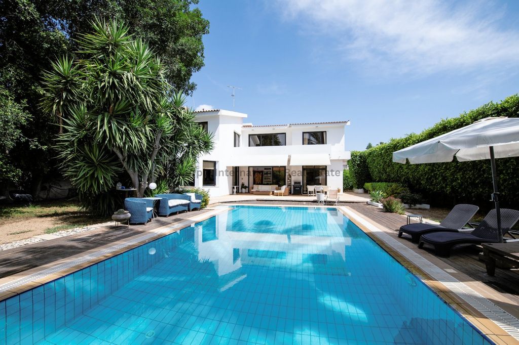 Property photo 1 of 33