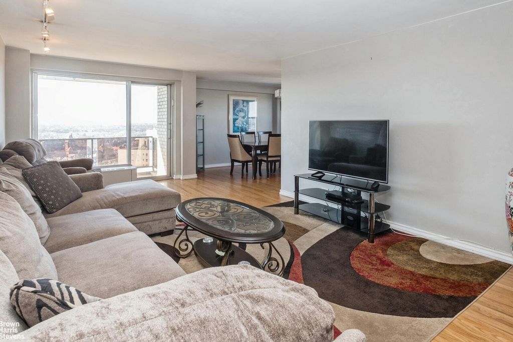 Property photo 2 of 12 <Alttext/>