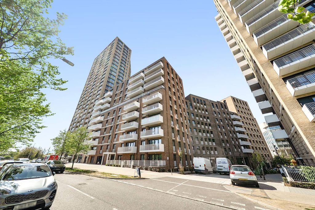 Property photo 2 of 25