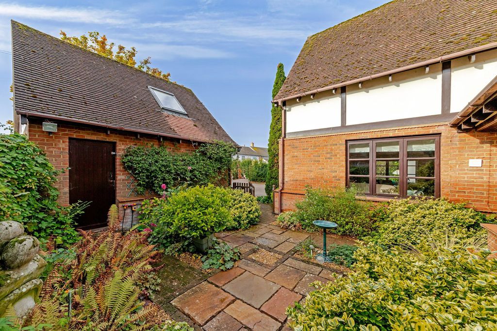 Property photo 2 of 29