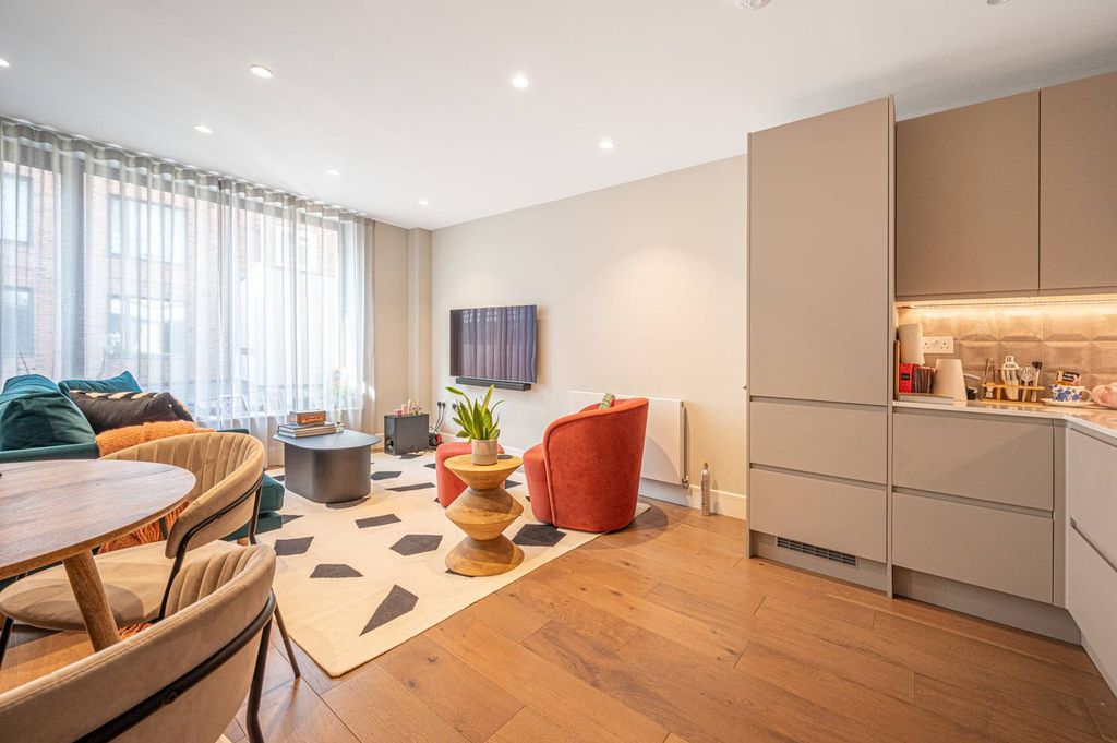 Property photo 2 of 6