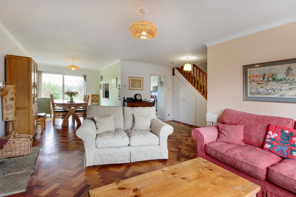 Property photo 2 of 16 63300_011.Jpg