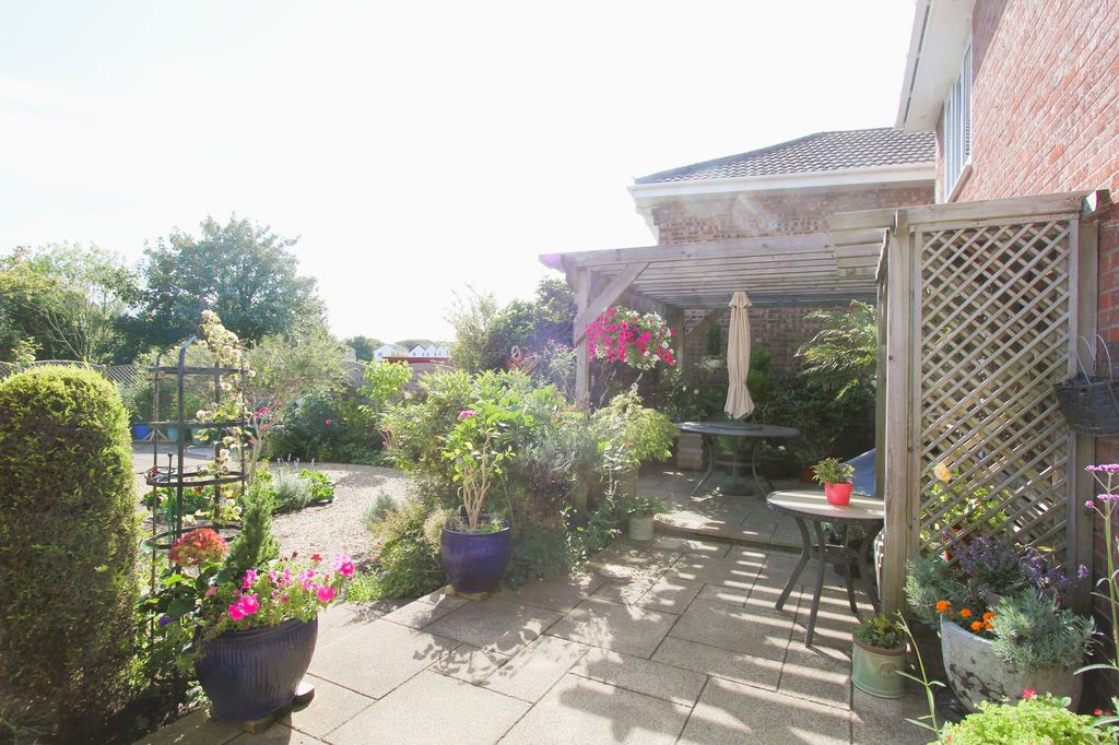 Property photo 3 of 31