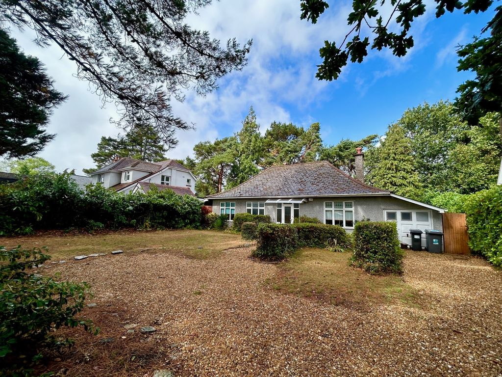 Property photo 1 of 21 Front