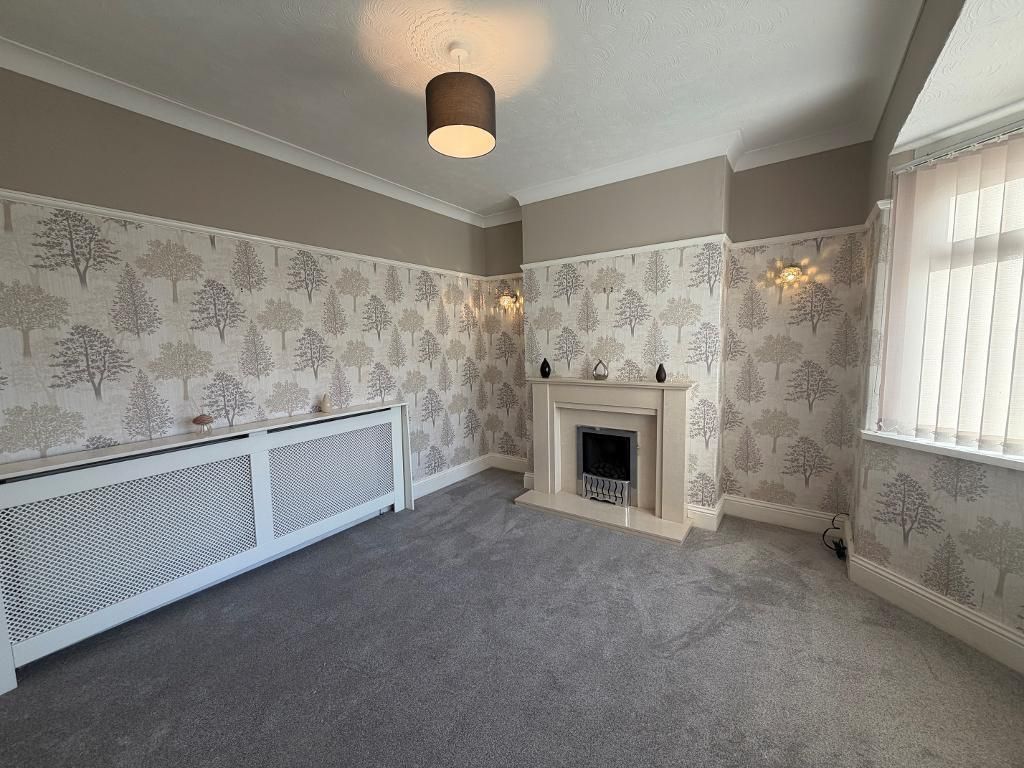 Property photo 2 of 14 Lounge