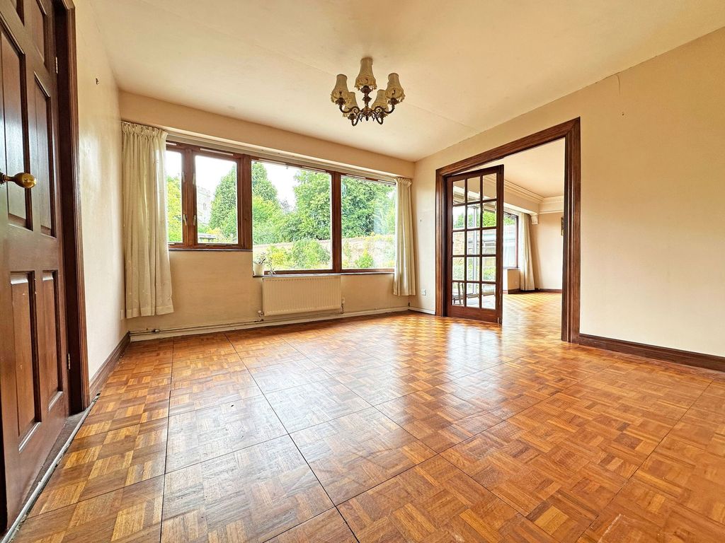 Property photo 3 of 37