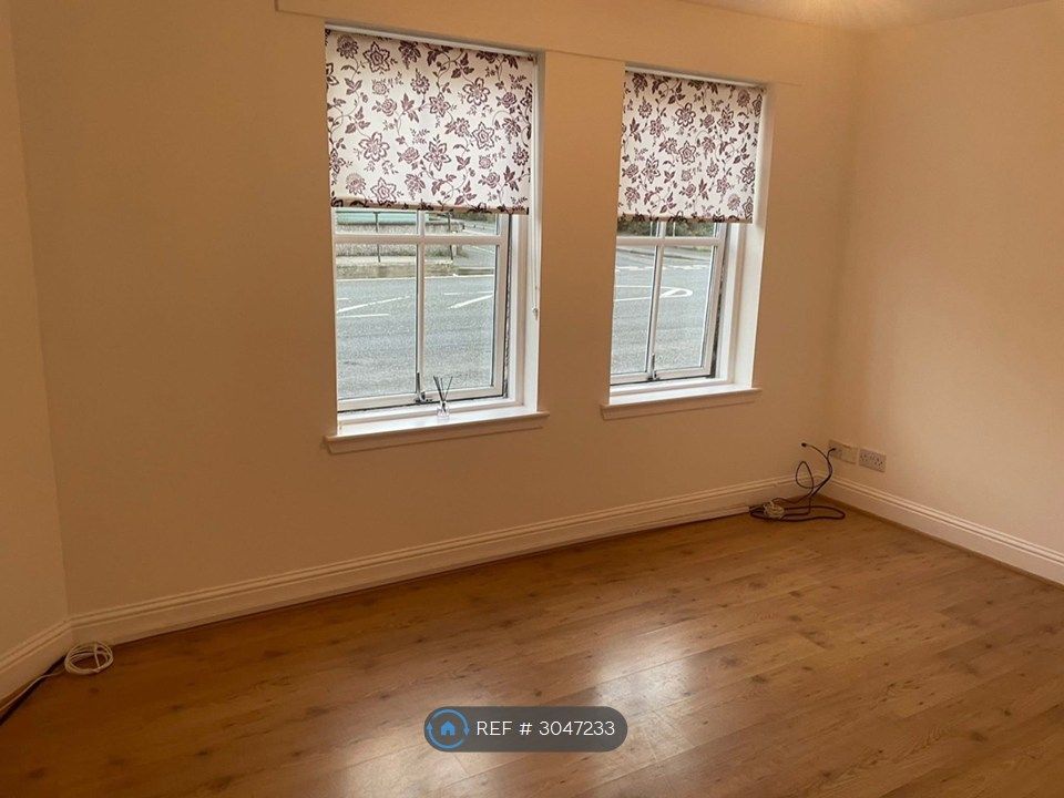 Property photo 2 of 20 Living Room View 2