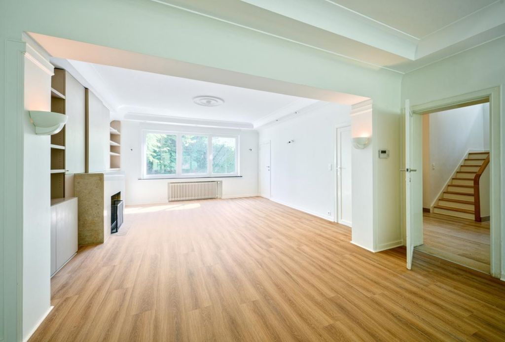 Property photo 3 of 21