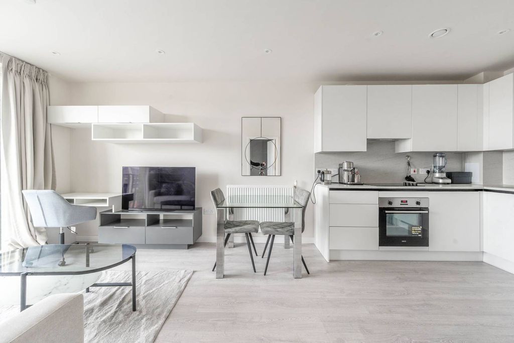 Property photo 3 of 9