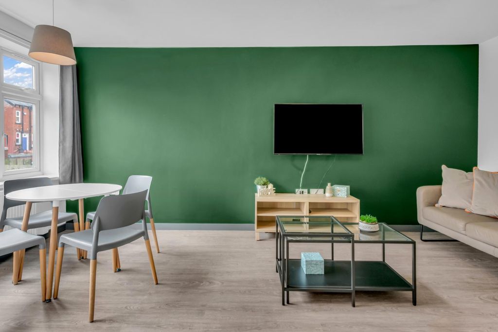 Property photo 3 of 12 Property Photo