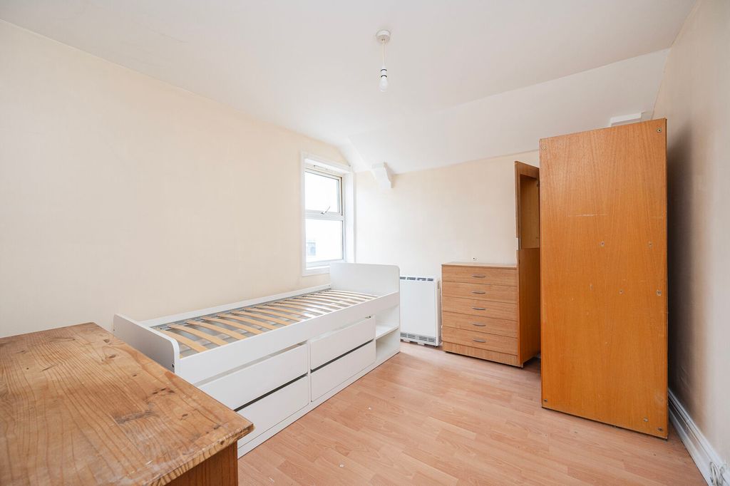 Property photo 2 of 3