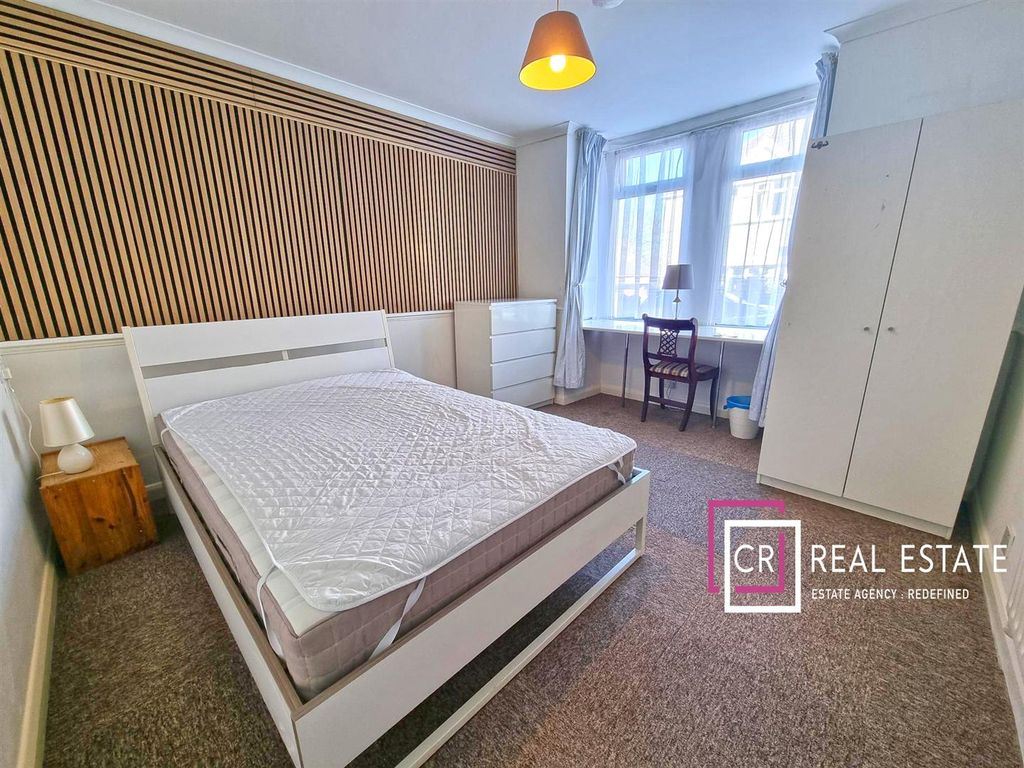 Property photo 1 of 8 Bedroom