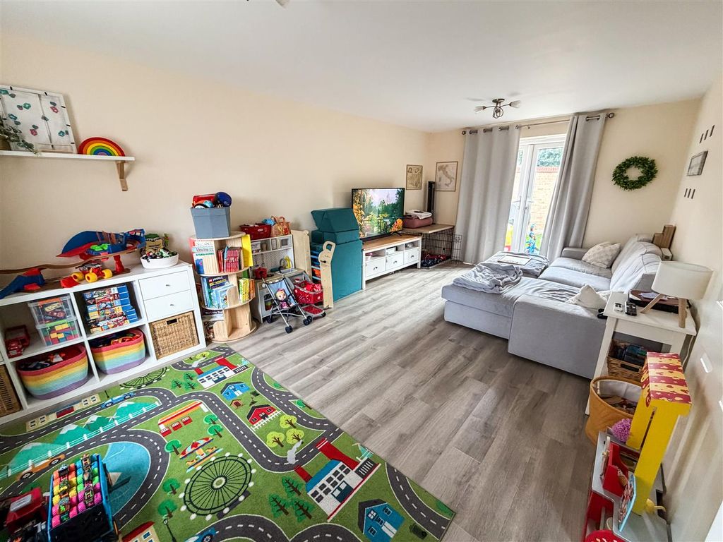 Property photo 3 of 26 Tlc_Aaf8d6B9-71d5-409d-8Aeb-c7523d5ba6F5_c9Aa9Af.J