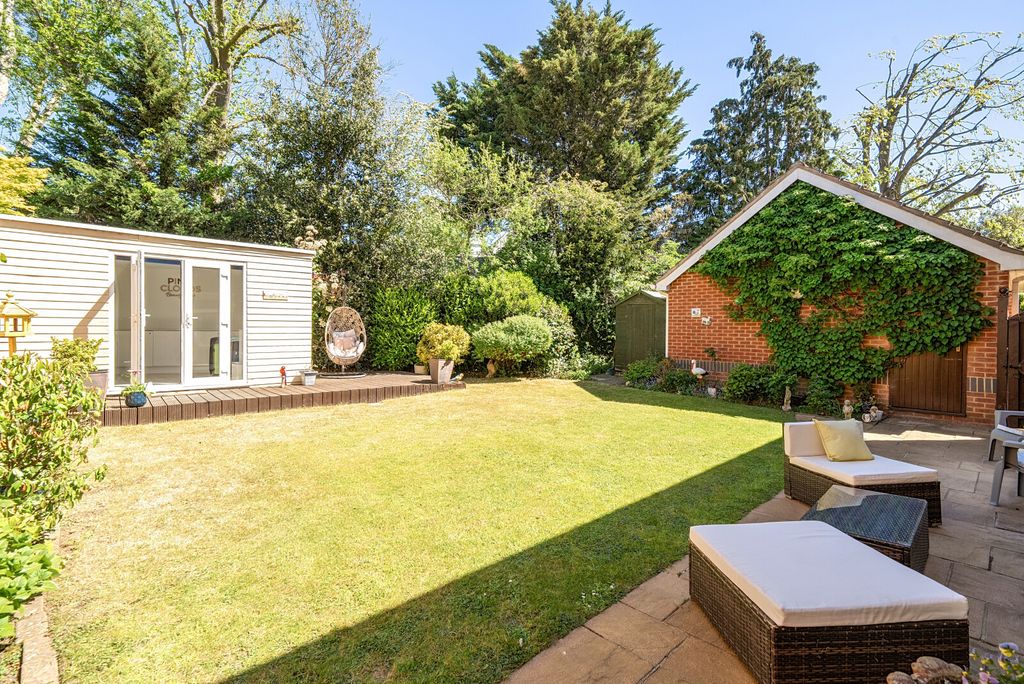 Property photo 3 of 15 Garden