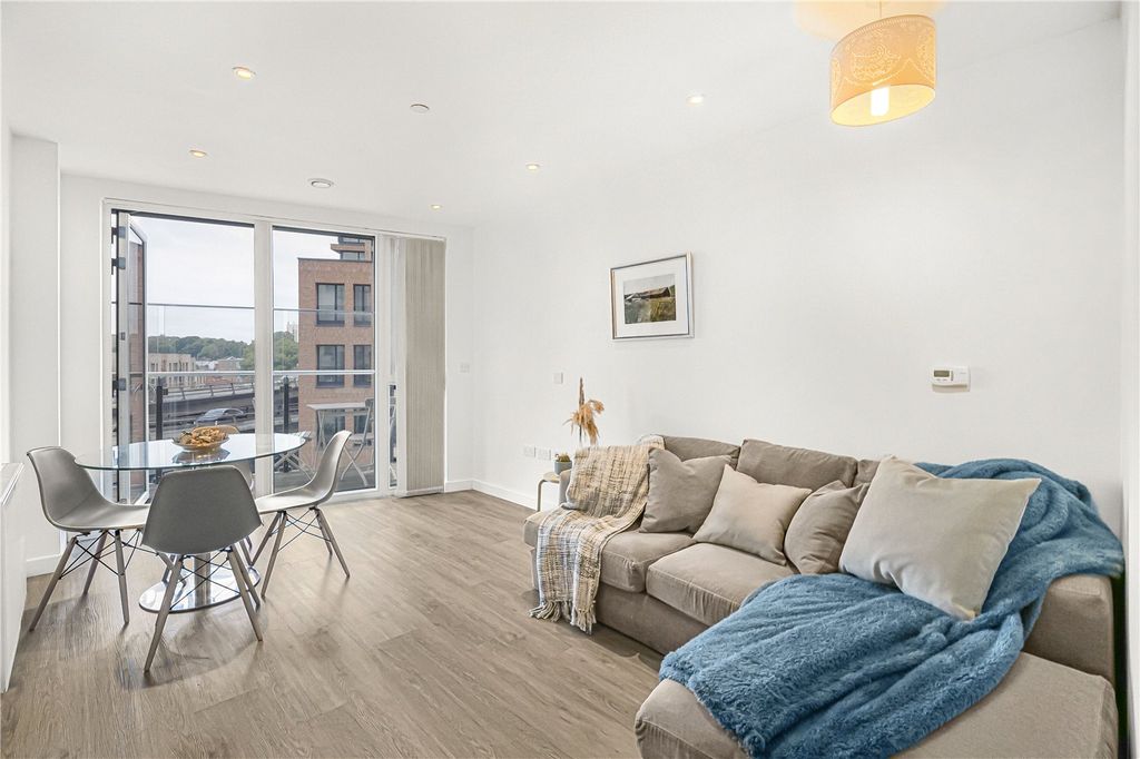 Property photo 1 of 17 Reception Room
