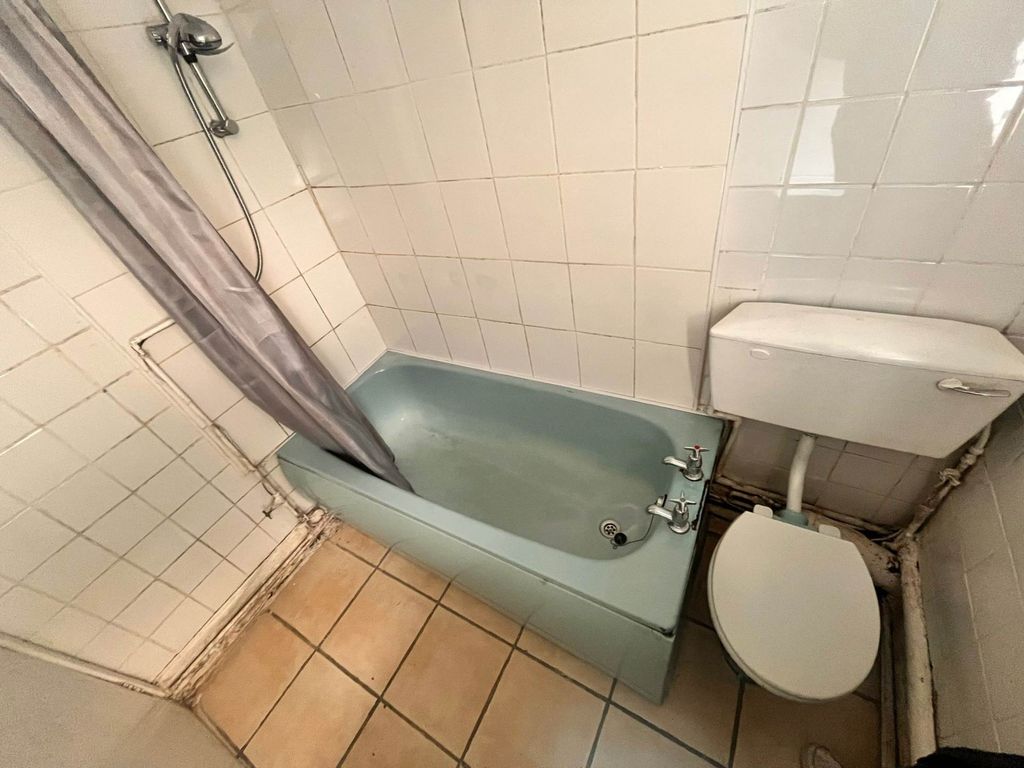 Property photo 3 of 4