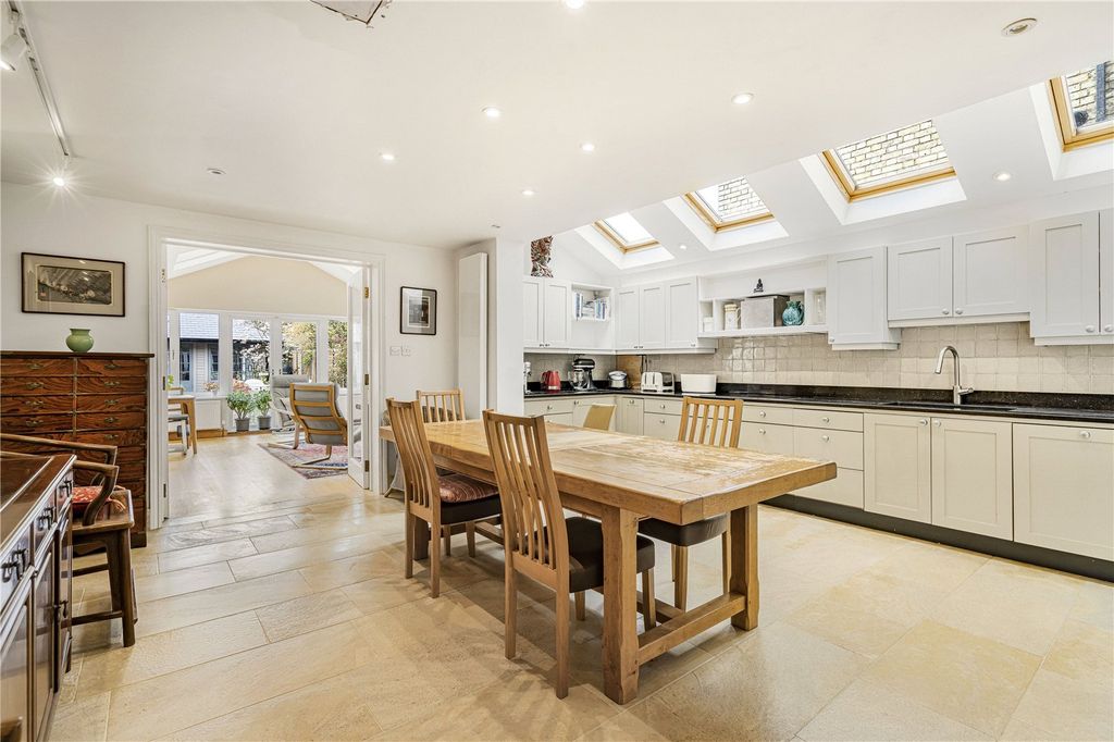 Property photo 2 of 16 Picture No. 36