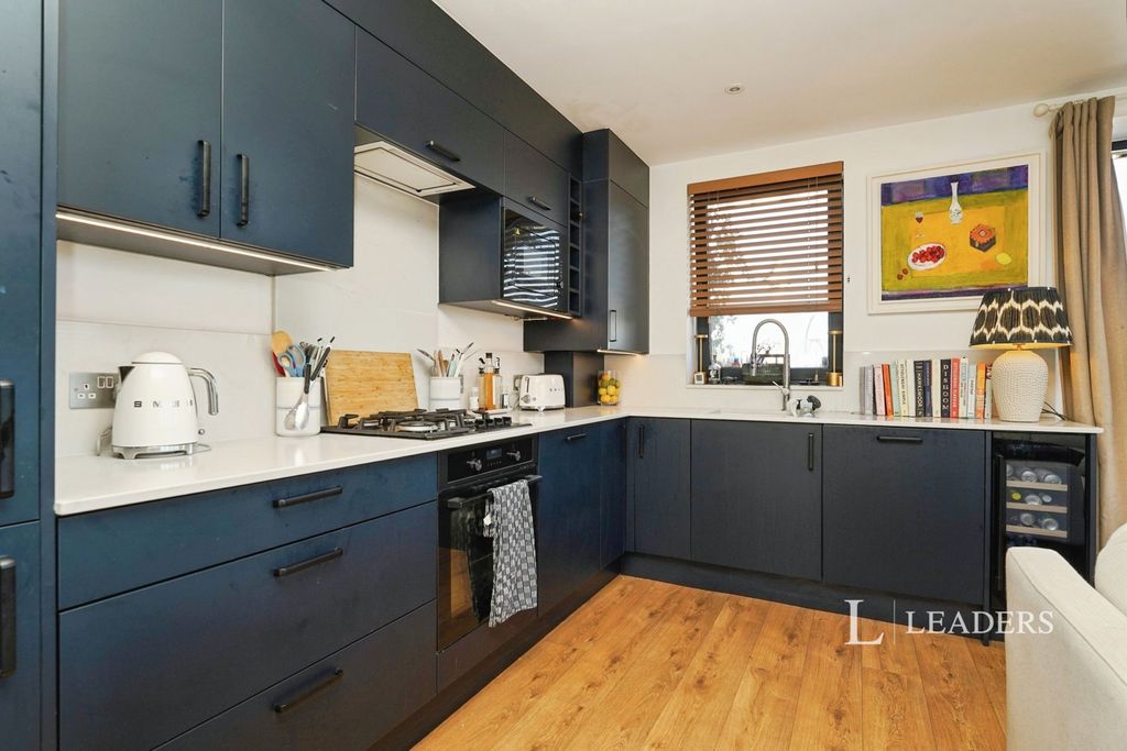 Property photo 3 of 16 Pbox-Img.Jpg