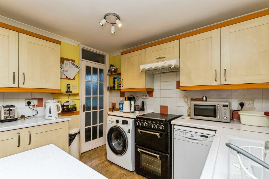 Property photo 3 of 19