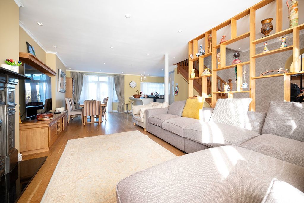 Property photo 3 of 14 4732913