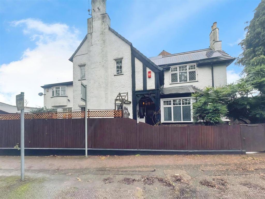 Property photo 1 of 18 Front