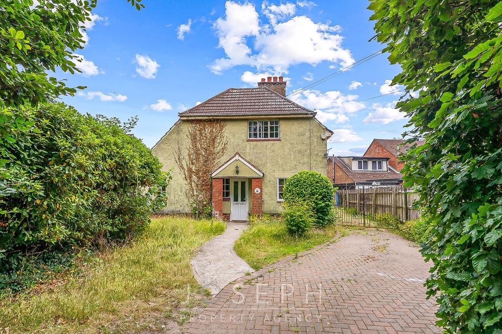 Property photo 1 of 18
