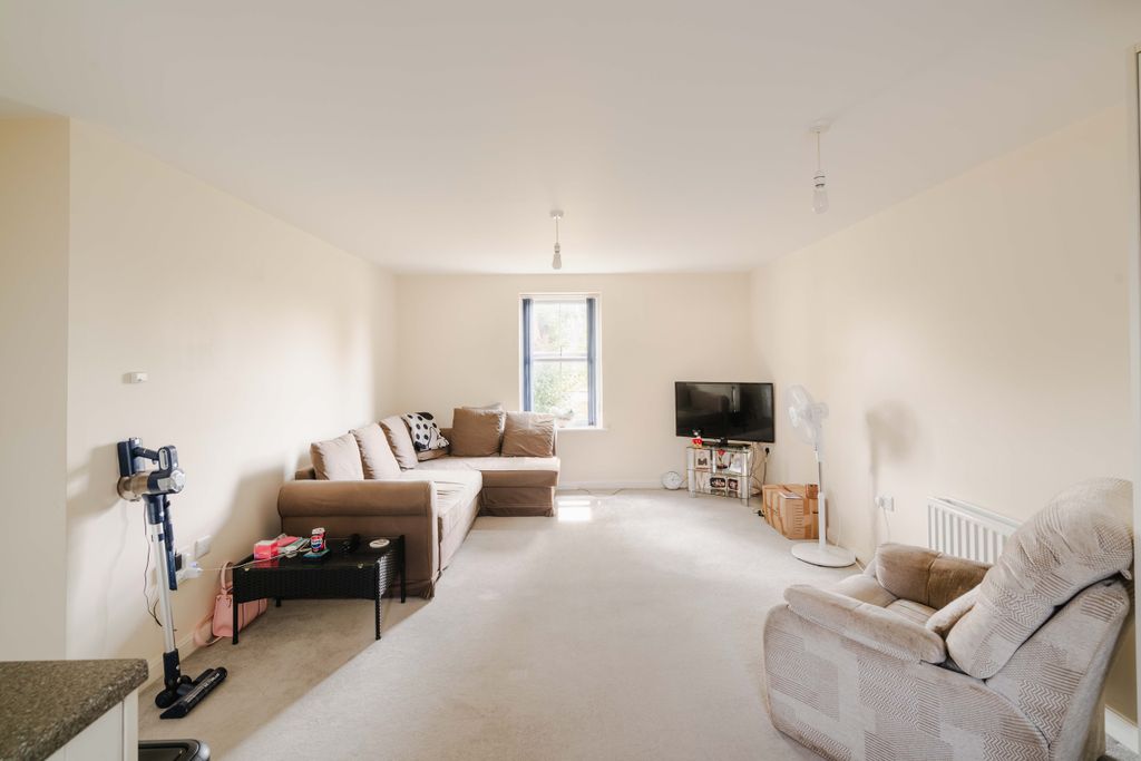 Property photo 2 of 13 1