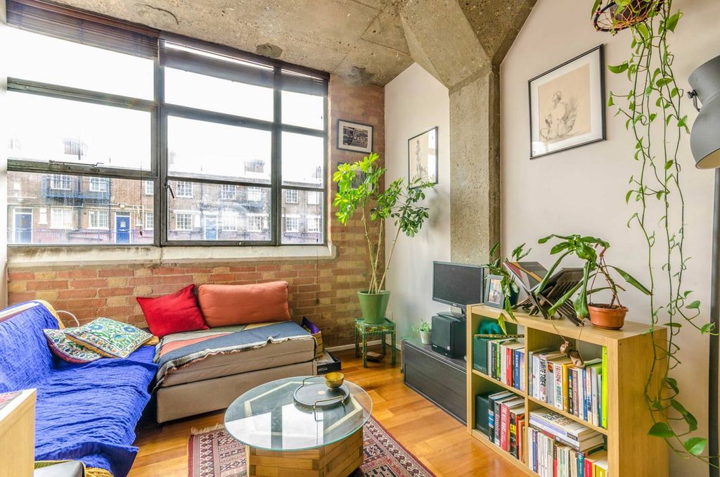 Property photo 1 of 9