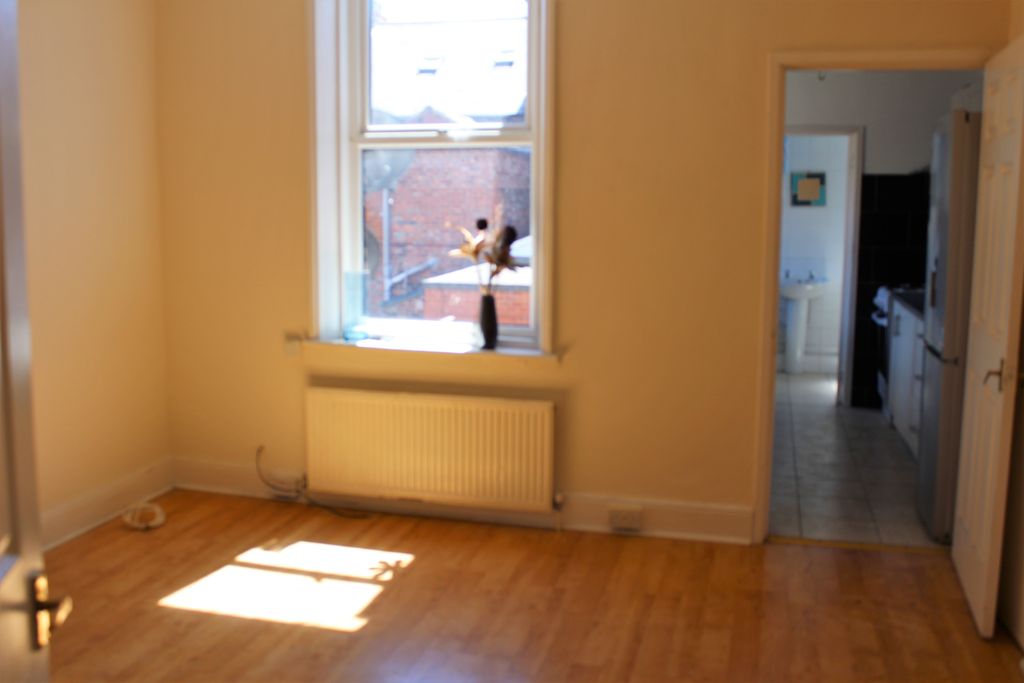 Property photo 2 of 5 Living Room
