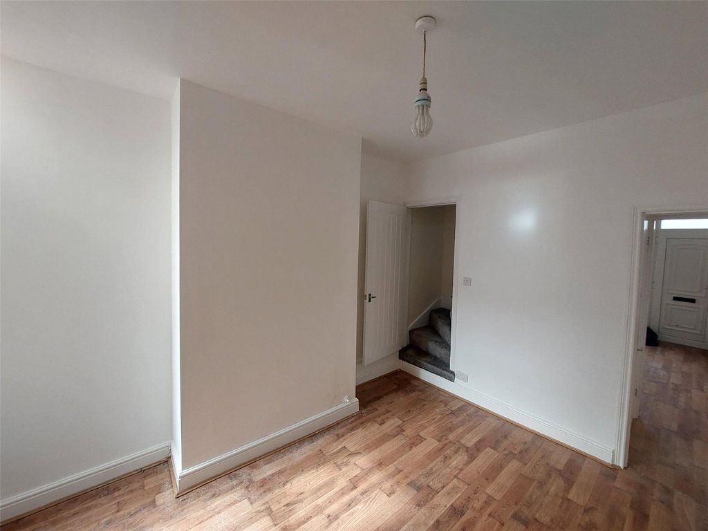 Property photo 2 of 17 Picture No. 02