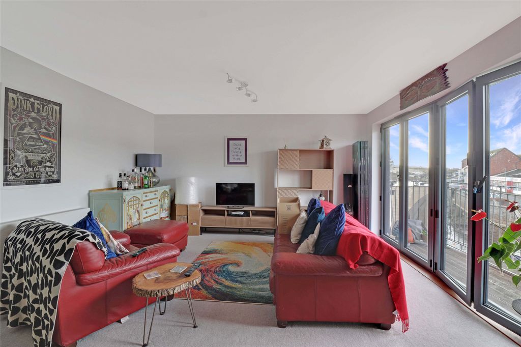 Property photo 2 of 8 Picture No. 05