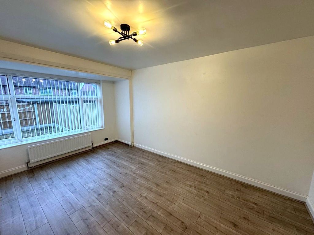 Property photo 3 of 11 Photograph 3