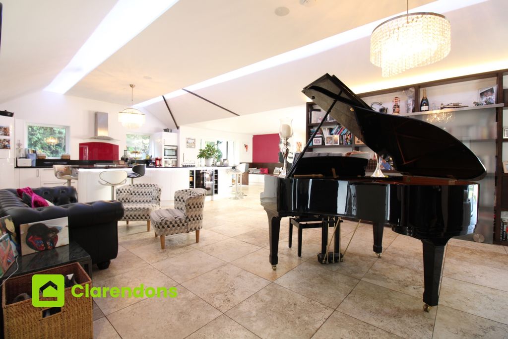 Property photo 2 of 44 2