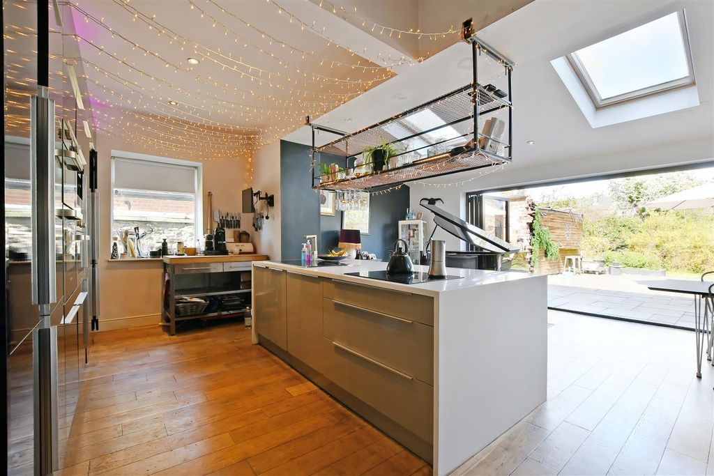 Property photo 3 of 48 Kitchen