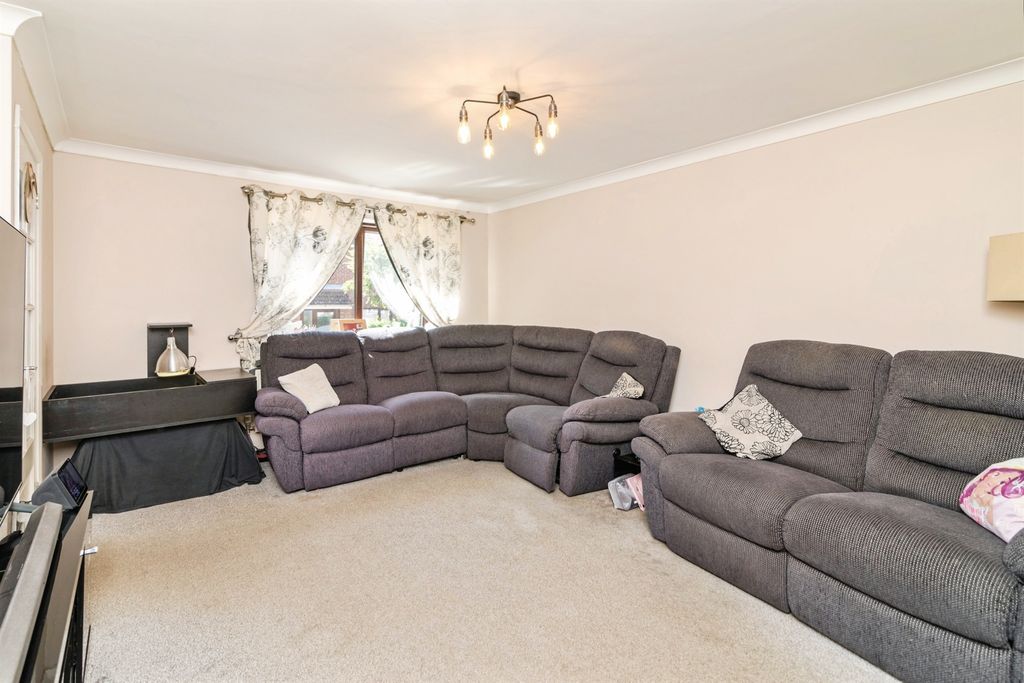 Property photo 2 of 18