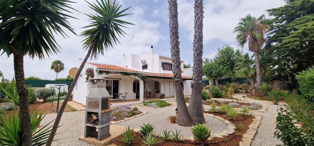 Property photo 1 of 72 4 Bedroom Villa With Pool And Garage In Belmonte - Portimão