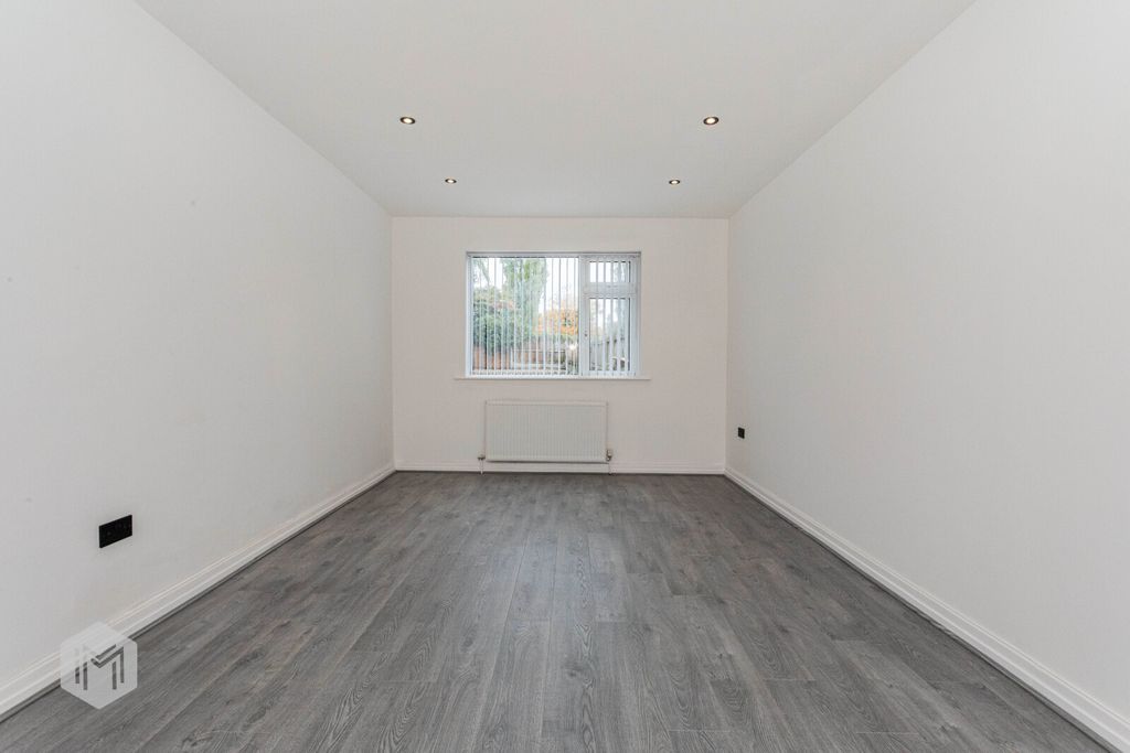 Property photo 3 of 20 Picture No. 06