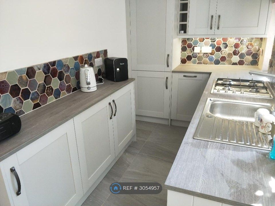 Property photo 3 of 34 Kitchen