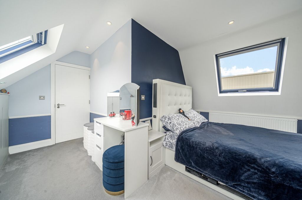 Property photo 2 of 21 1298338-6-682F05d...