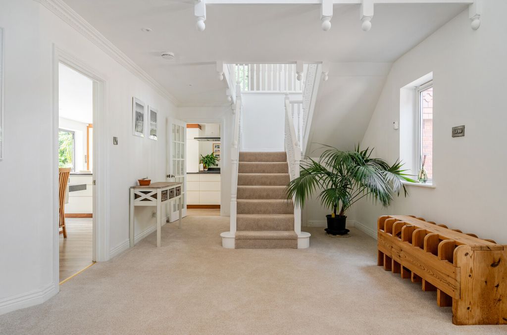 Property photo 3 of 40 1493960-23-6A5Fc9...