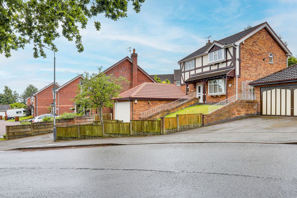 Property photo 1 of 17