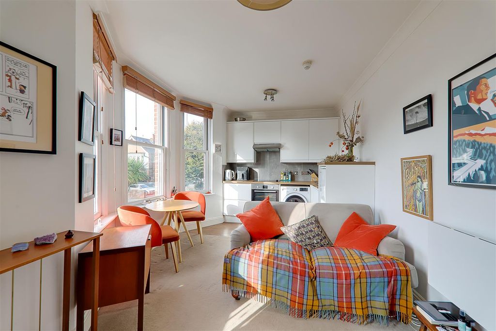 Property photo 3 of 11 Img_3429-Img_3431.Jpg