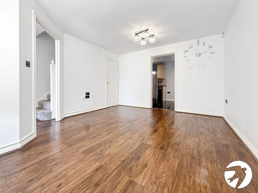 Property photo 2 of 15 Picture No. 16