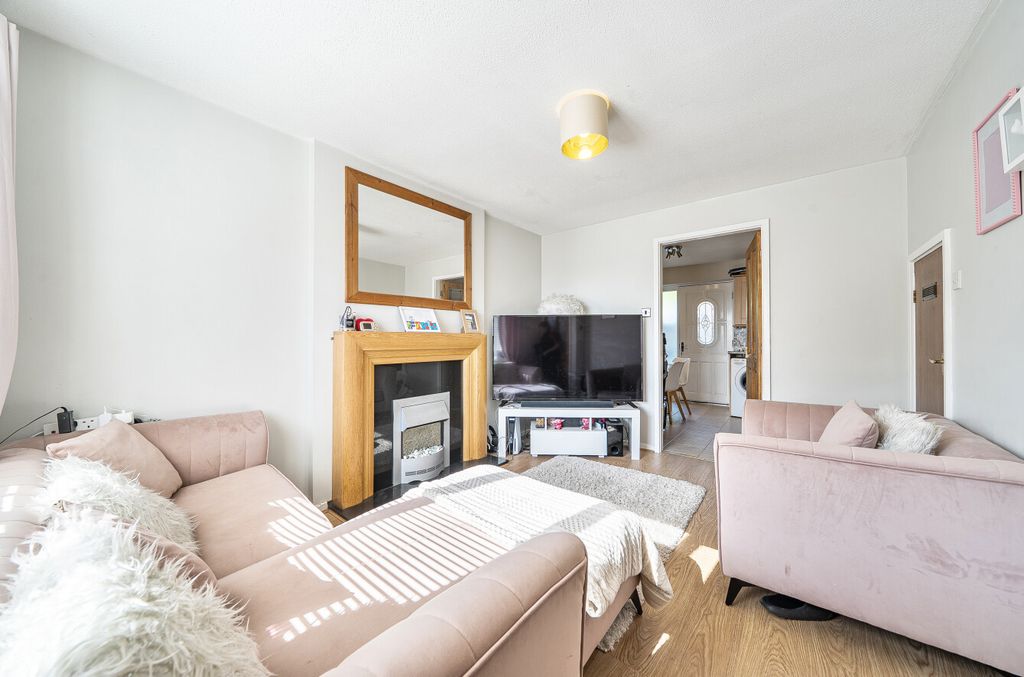 Property photo 3 of 19 1487714-13-6A54Ad...