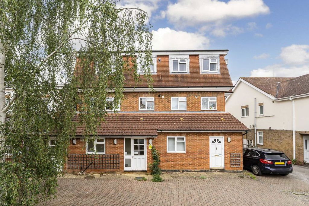 Property photo 1 of 5