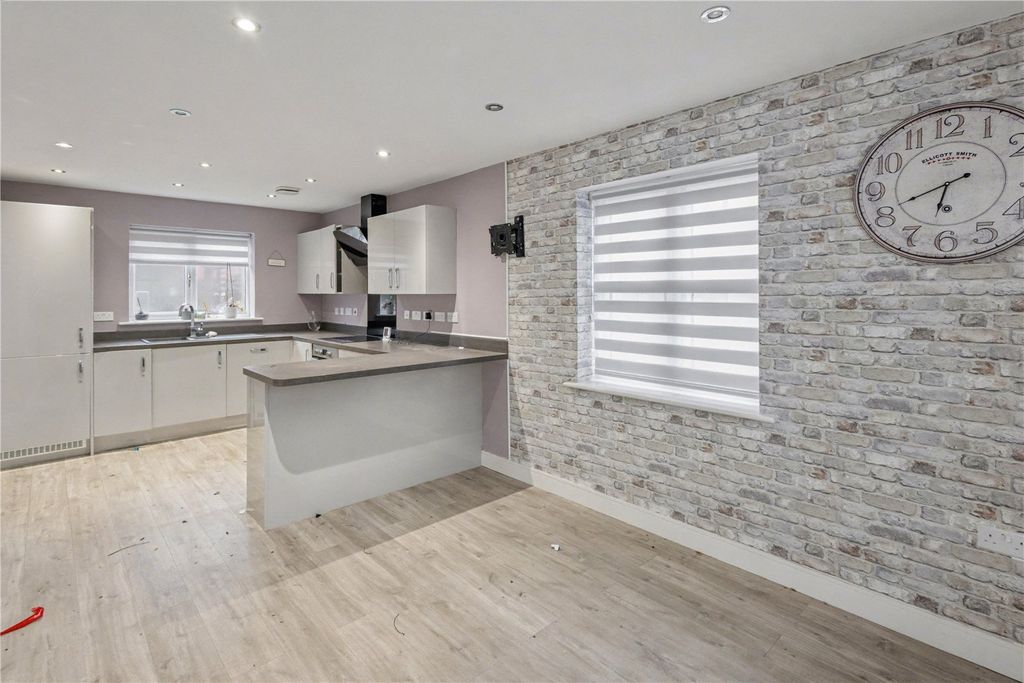 Property photo 3 of 10 Picture No. 15