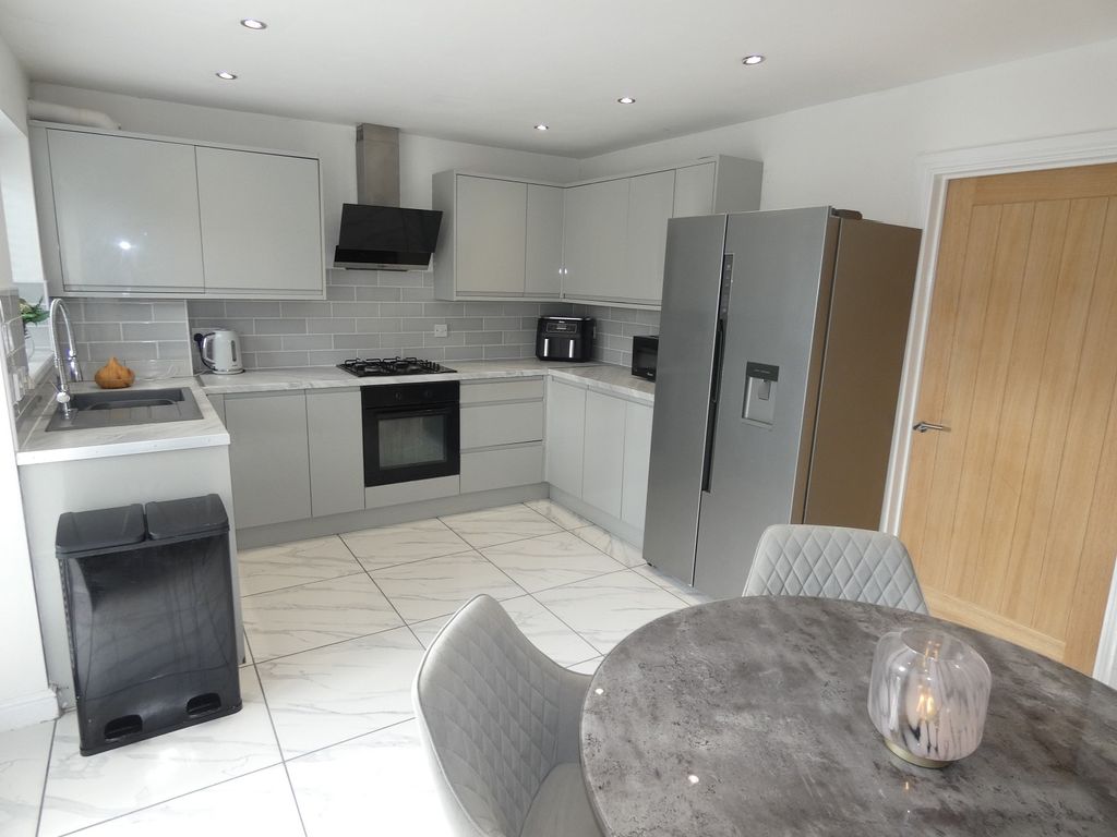 Property photo 3 of 15 Kitchen-Diner