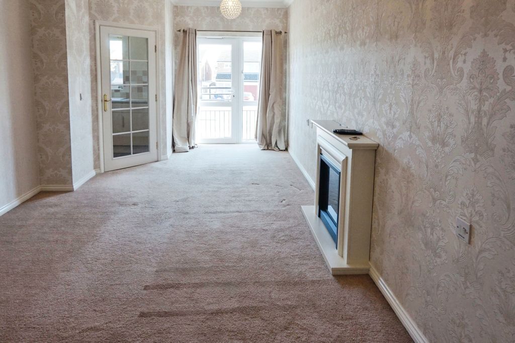 Property photo 3 of 12